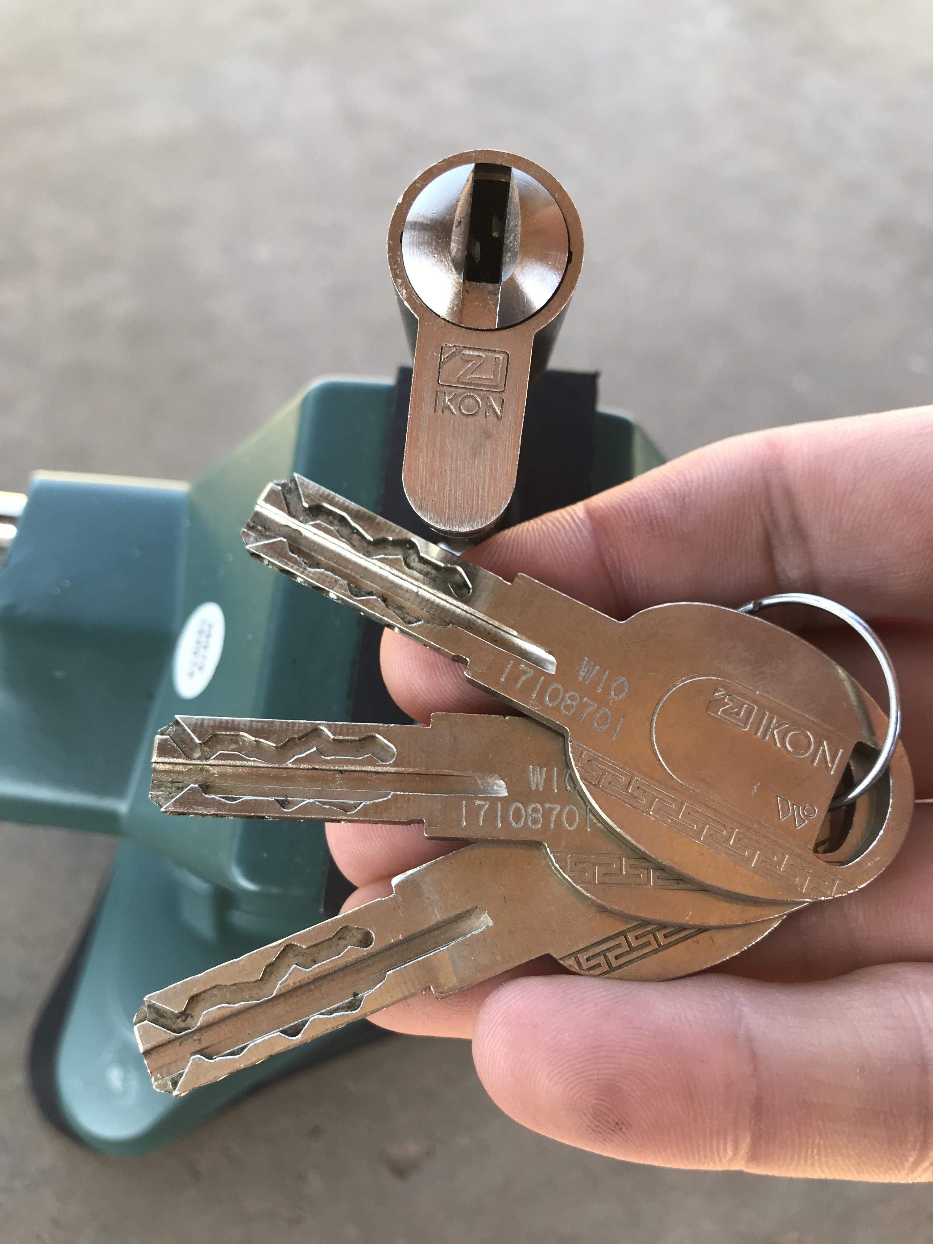 Today in Lock Porn... (Zeiss Ikon W10) : r/lockpicking