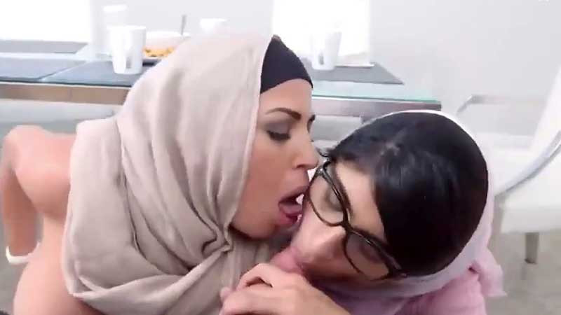 Mia Khalifa invited to dinner and fuck by her boyfriend's mother ...