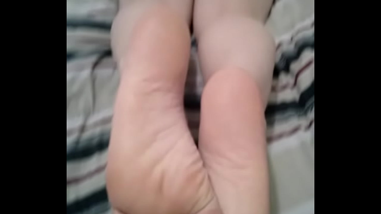 Sexy pale white feet...Feet lovers only - XVIDEOS.COM