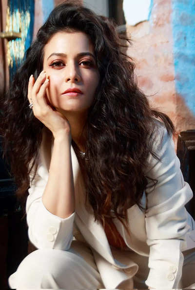 Koel Mallick gives major boss lady vibes as she suits up in style ...