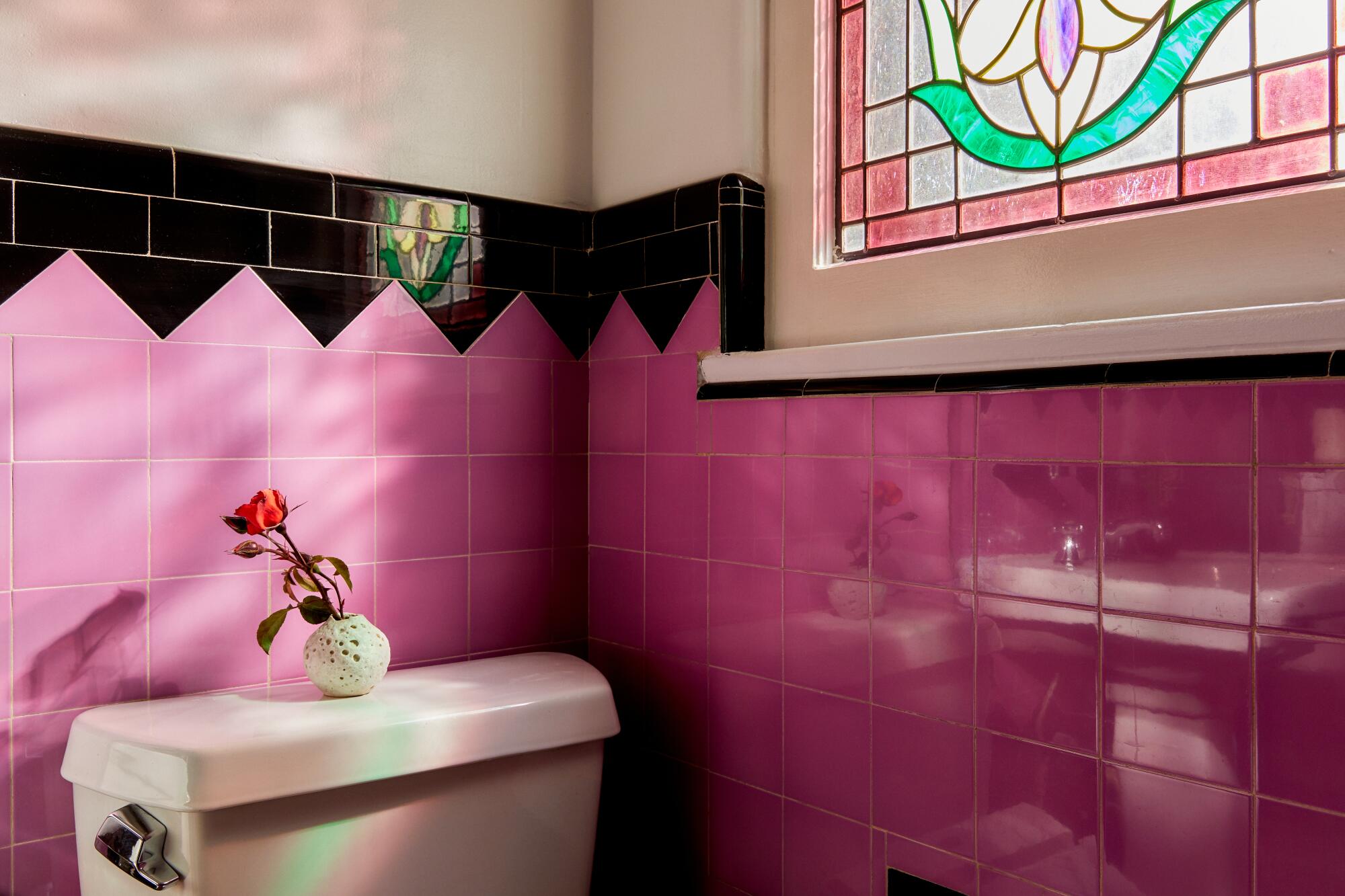 Los Angeles Art Deco historical bathrooms 'work of art' - Los ...