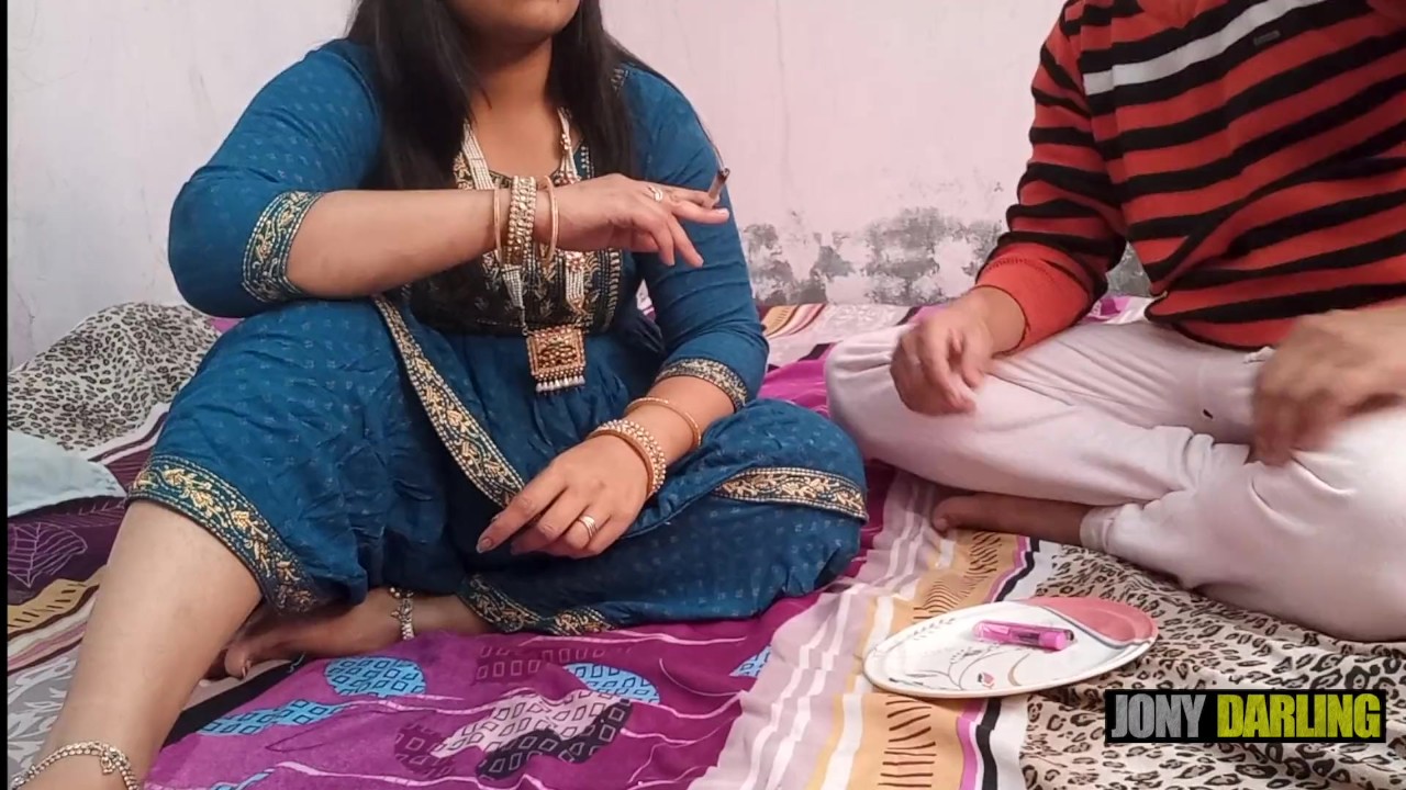 Delhi Ke Kothe Pe Apni hi Randi Ammi Ko Chodne Pahuncha Ladka, Fer ...