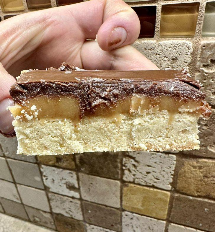 Millionaires Shortbread - baking post - Imgur