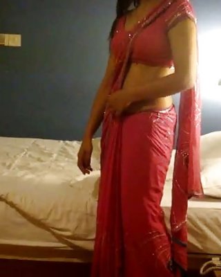 Indian babe having her honeymoon leaked !!! Porn Pictures, XXX ...