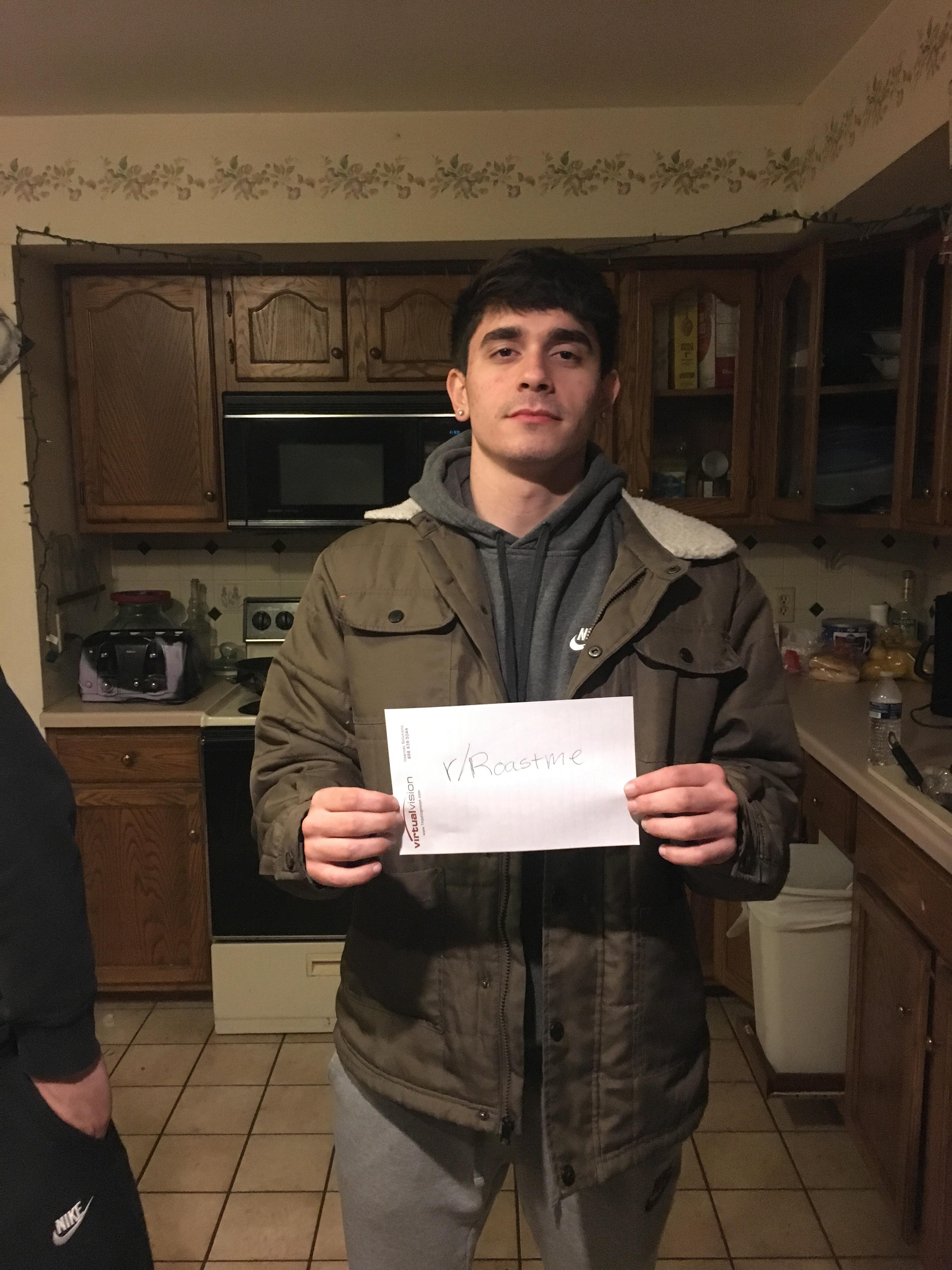 19 yrs old, watches bisexual porn : r/RoastMe