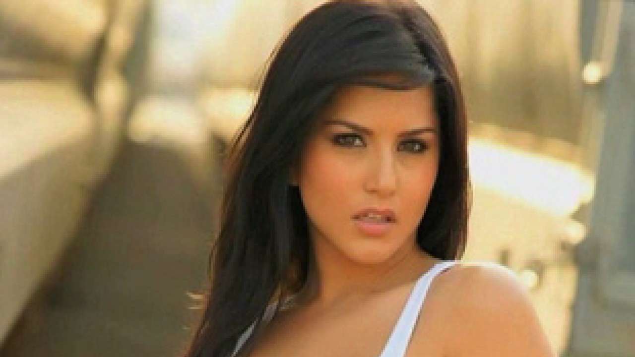 Porn star Sunny Leone in 'Murder 3'