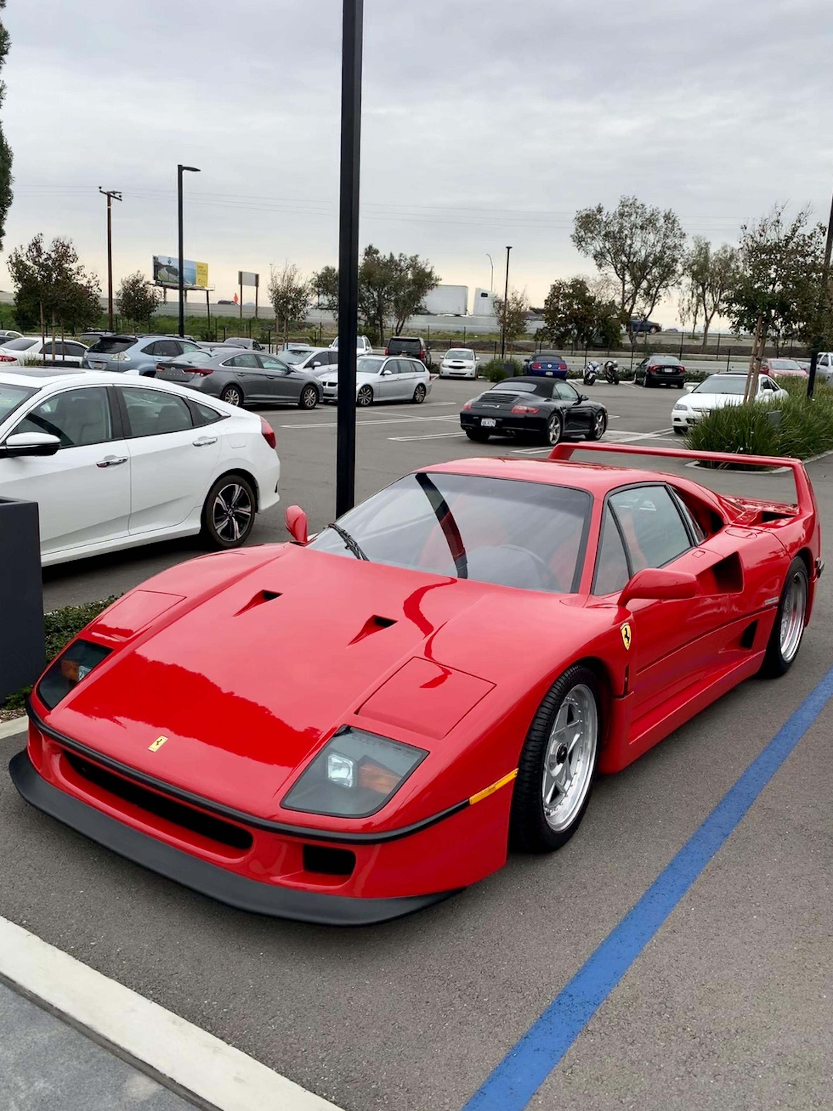 Boss driving his F40 to the office on Friday : r/carporn