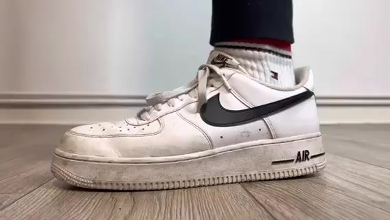 Nike Air Force shoeplay - ThisVid.com