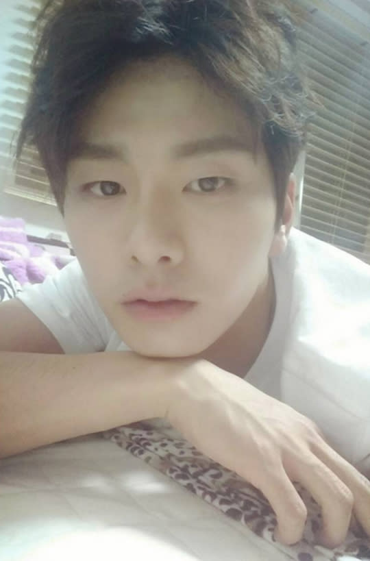 Lee Yi Kyung drops a new selfie