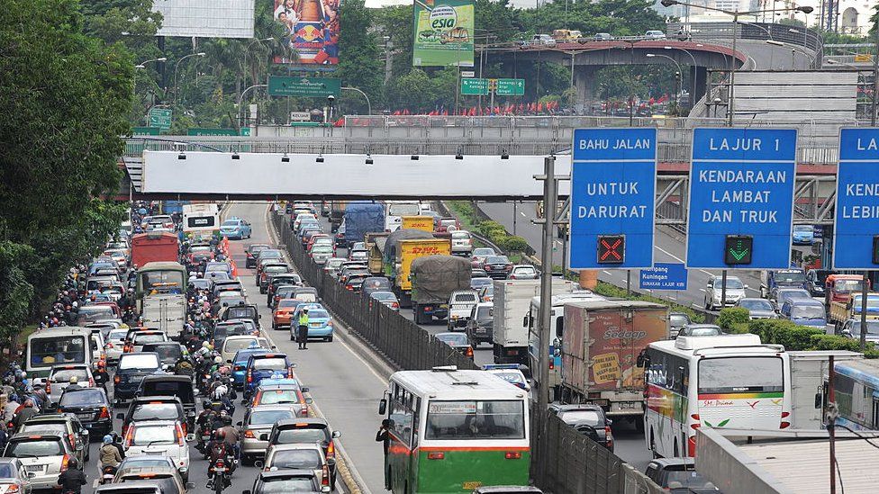 Indonesian arrested for streaming porn on billboard - BBC News