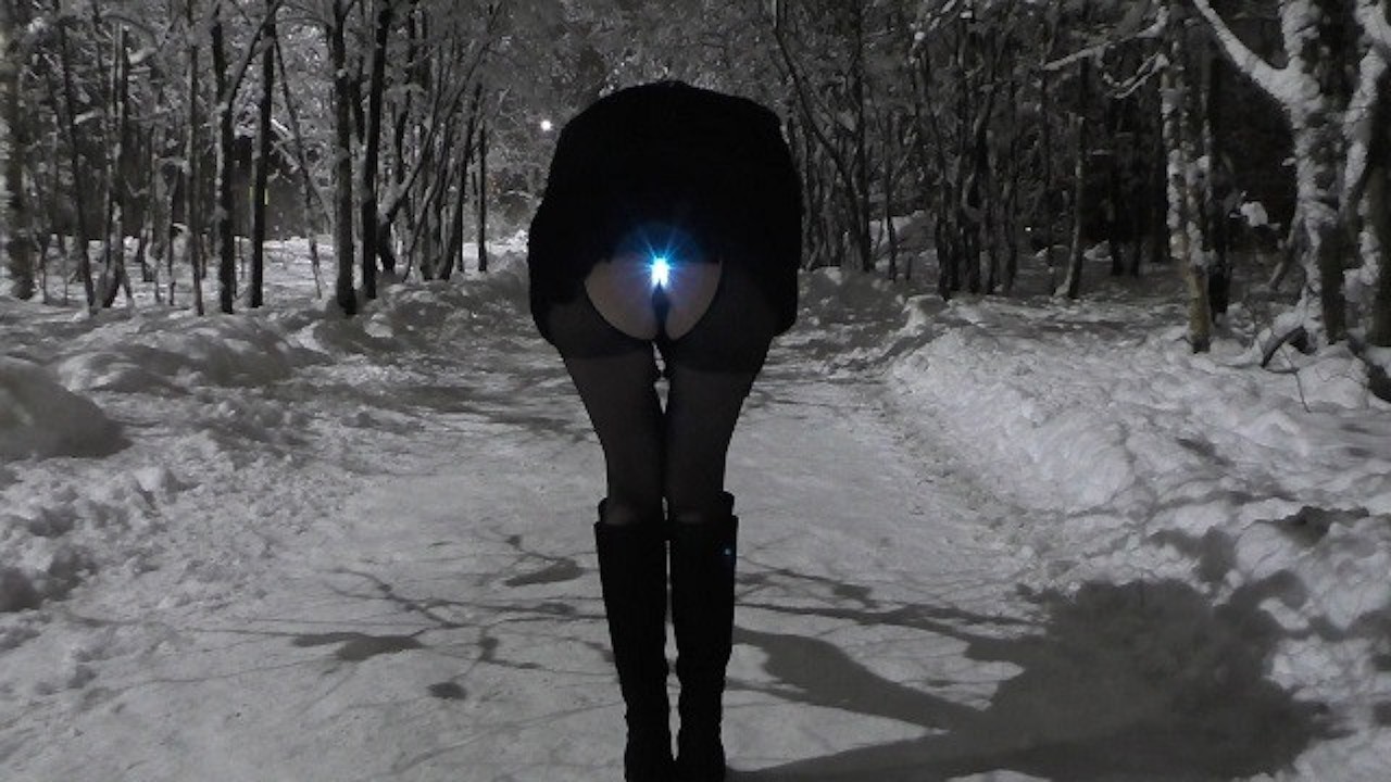 Public Winter Walk Backlit in the Ass - Pornhub.com