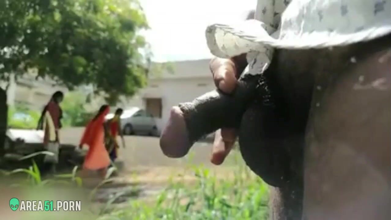 Local dude flashing cock to indian village girls. Scandal Desi MMs ...