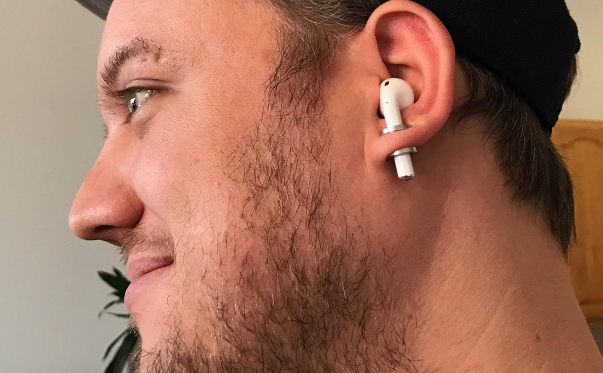 Một số người cảm thấy thoải mái hơn khi đeo AirPods làm chuyện ấy