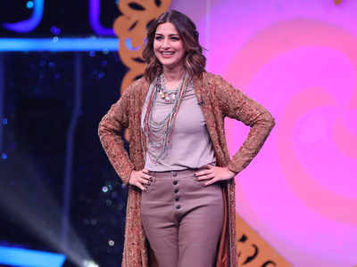 Sonali Bendre wears a 20 years old vintage jacket to Super Dancer ...