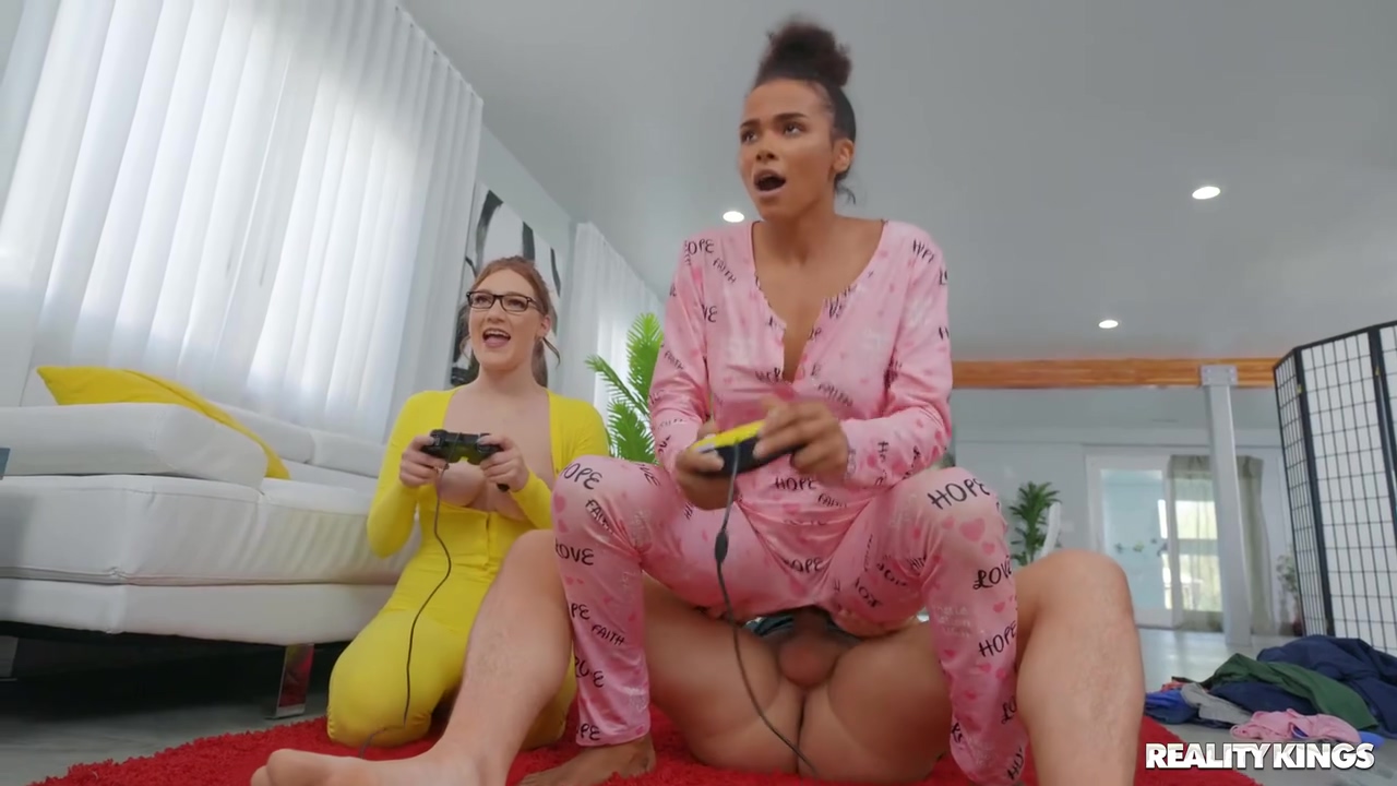 Slumber Party 3some Ft. Easy-to-pick Onesie Pyjamas - Porn video ...