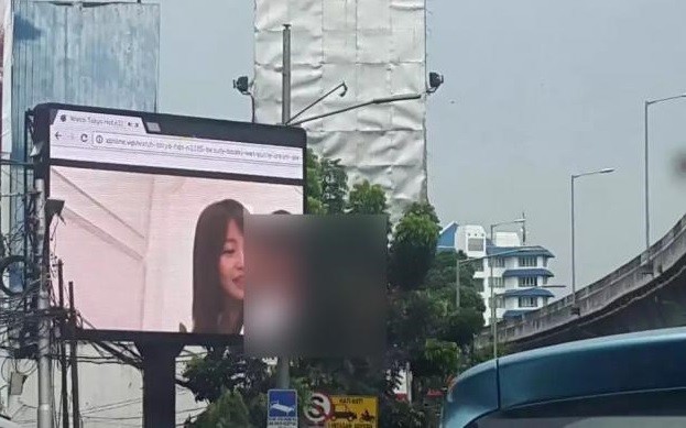 Passersby shocked by jumbotron showing Japanese porn in South ...