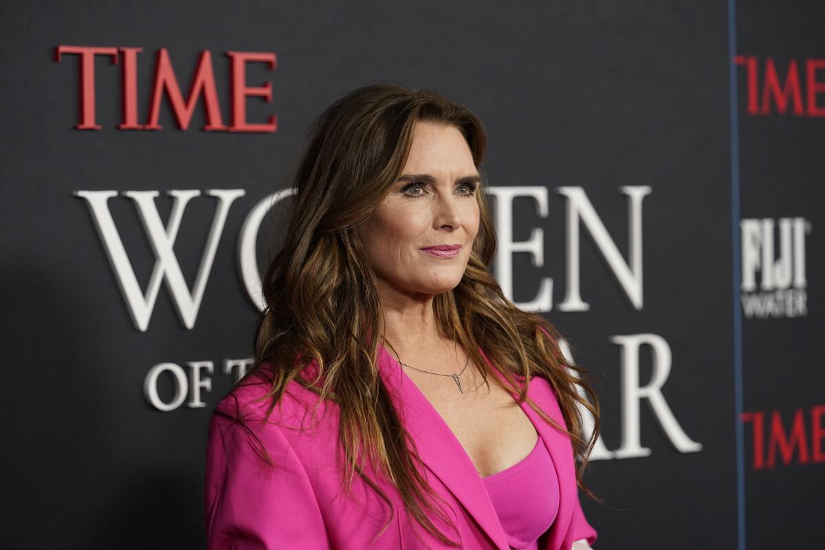 Brooke Shields ignored 'Blue Lagoon' director's call after doc ...